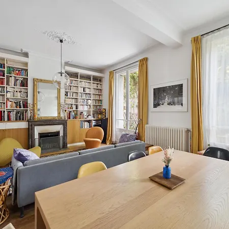 Holiday home Veeve - Four-storey Sanctuary Paris
